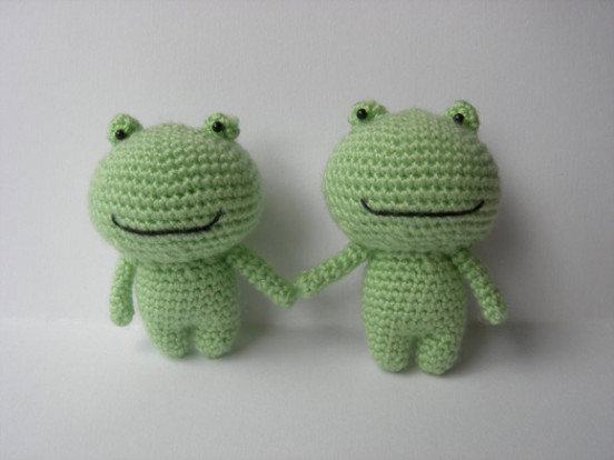 frogs___soft_green_by_poolvos-d5ggly8