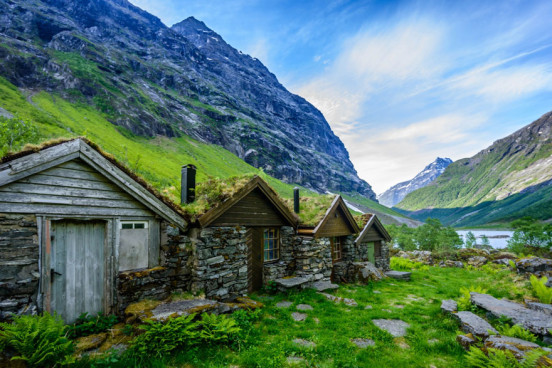 16 fjord houses