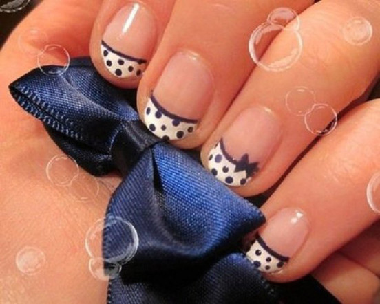 cute-polka-dots-manicure-with-bow-for-short-nails
