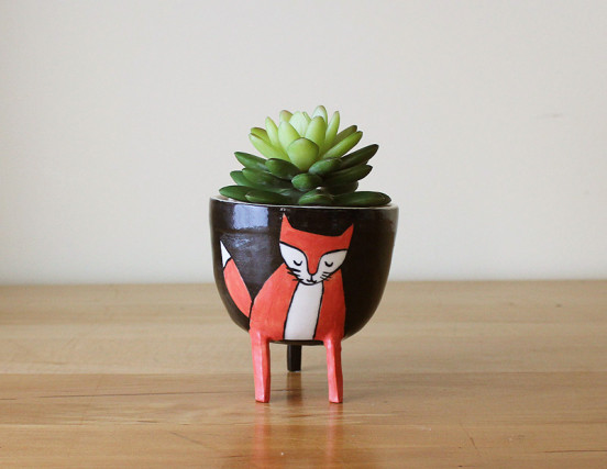 Black and Red Fox Planter